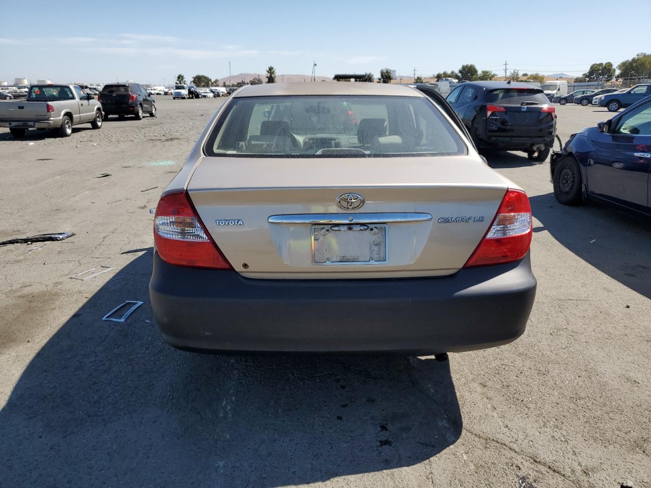 2003 Toyota Camry Le VIN: JTDBE32K530164956 Lot: 72575184