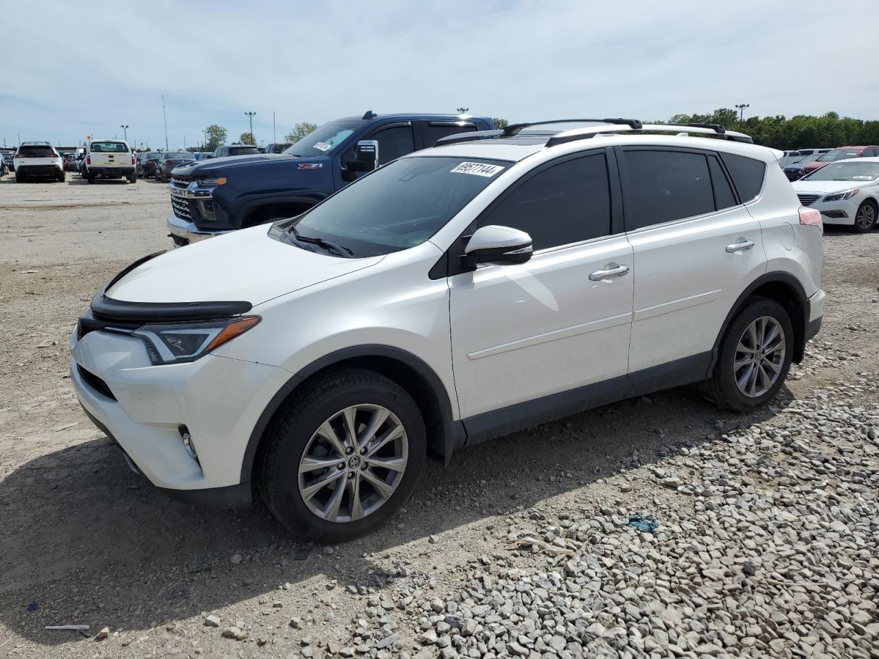 2T3DFREV3HW632345 2017 TOYOTA RAV 4 - Image 1