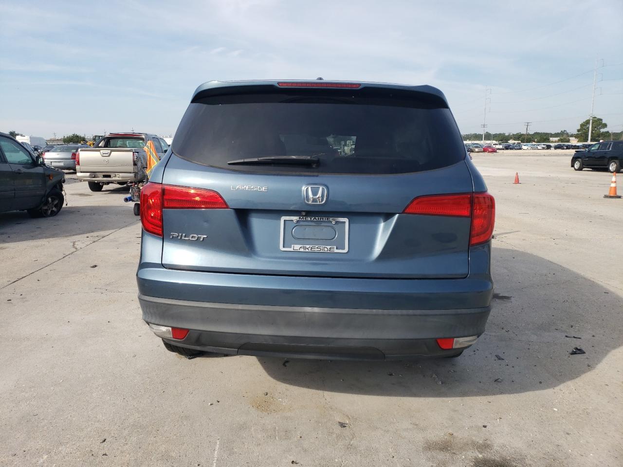 5FNYF5H38HB010947 2017 Honda Pilot Ex