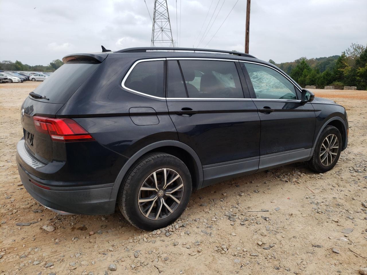 3VV3B7AX0KM159484 2019 Volkswagen Tiguan Se