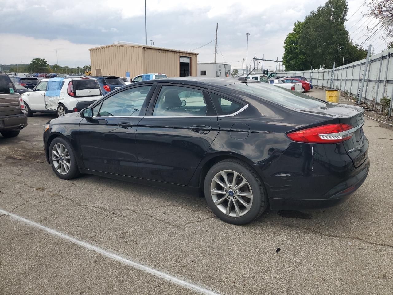 3FA6P0H75HR411905 2017 FORD FUSION - Image 2