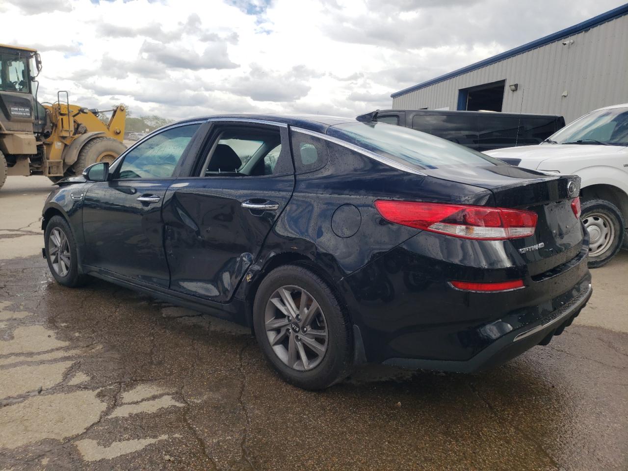 5XXGT4L30LG415387 Kia Optima LX 2