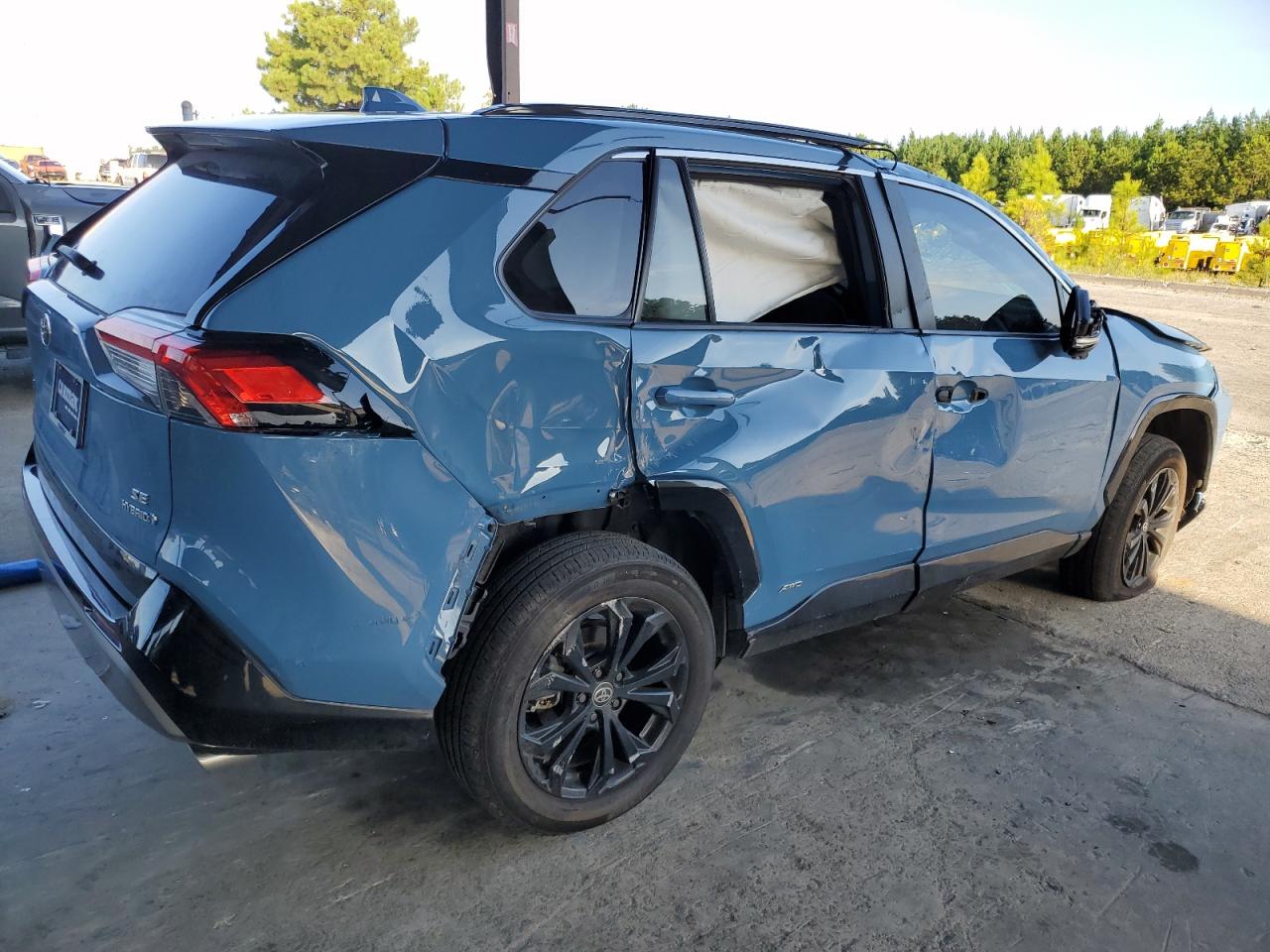 2022 Toyota RAV 4 - Image 3