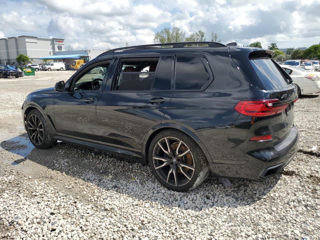 5UXCX4C55KLS38711 2019 BMW X7 - Image 2