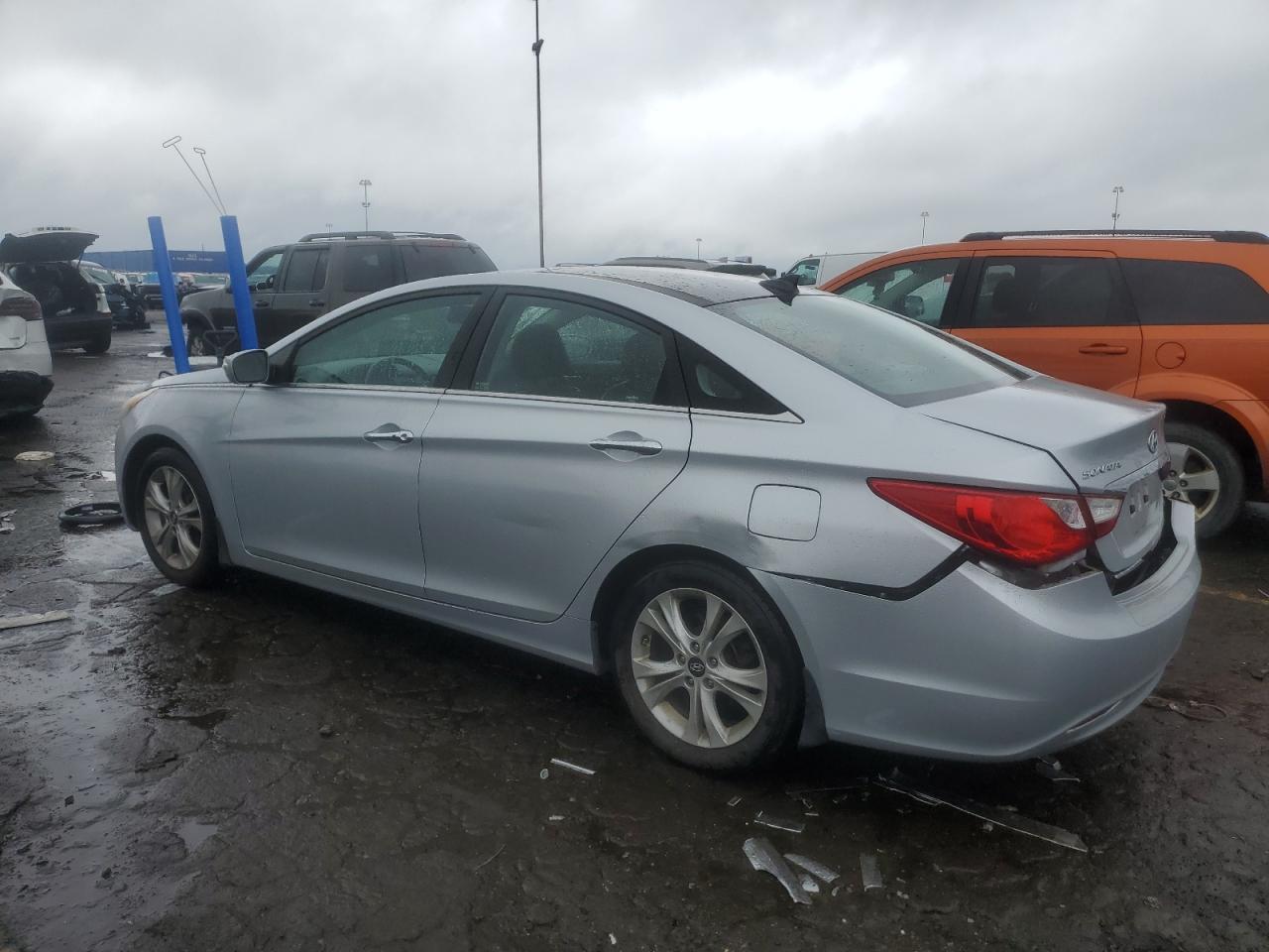 2013 Hyundai Sonata - Image 2