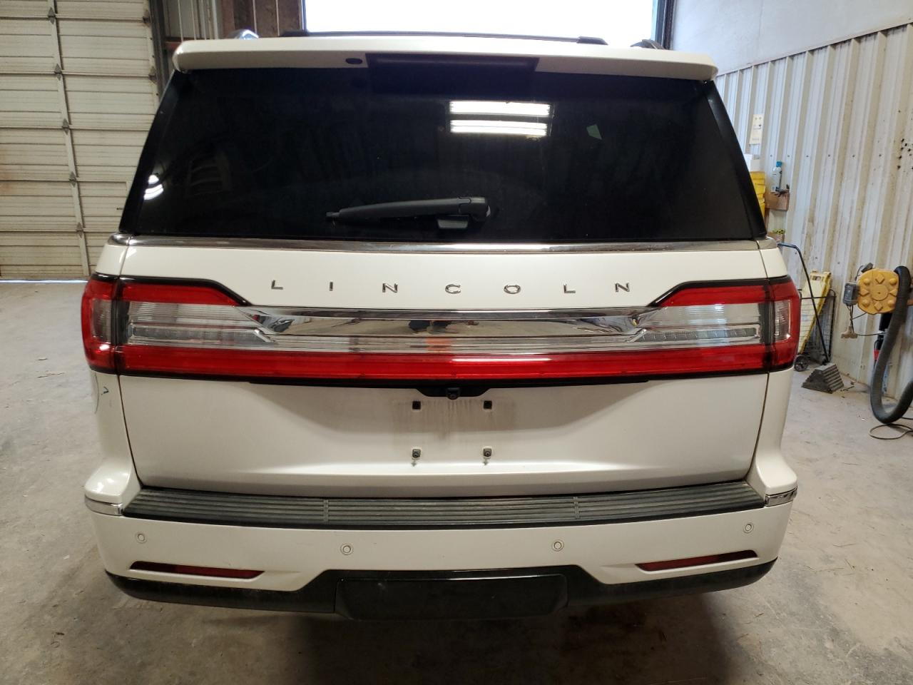 5LMJJ2LT2KEL17392 2019 Lincoln Navigator Reserve