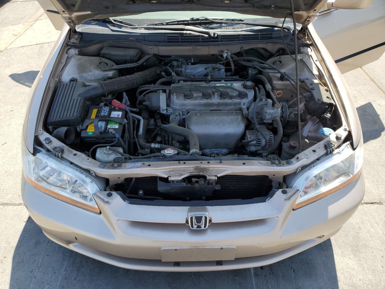 3HGCG6656YG703139 2000 Honda Accord Lx