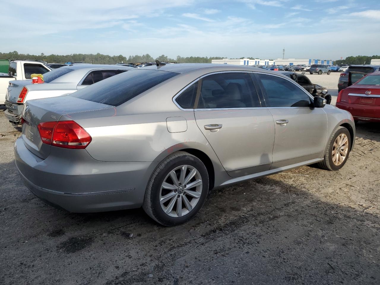 2013 Volkswagen Passat Sel VIN: 1VWCH7A34DC039411 Lot: 72908294