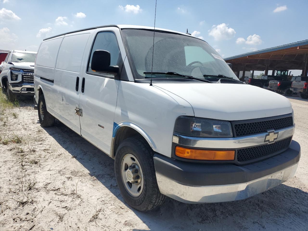 VIN 1GCZGUCL6E1128597 2014 CHEVROLET EXPRESS no.4