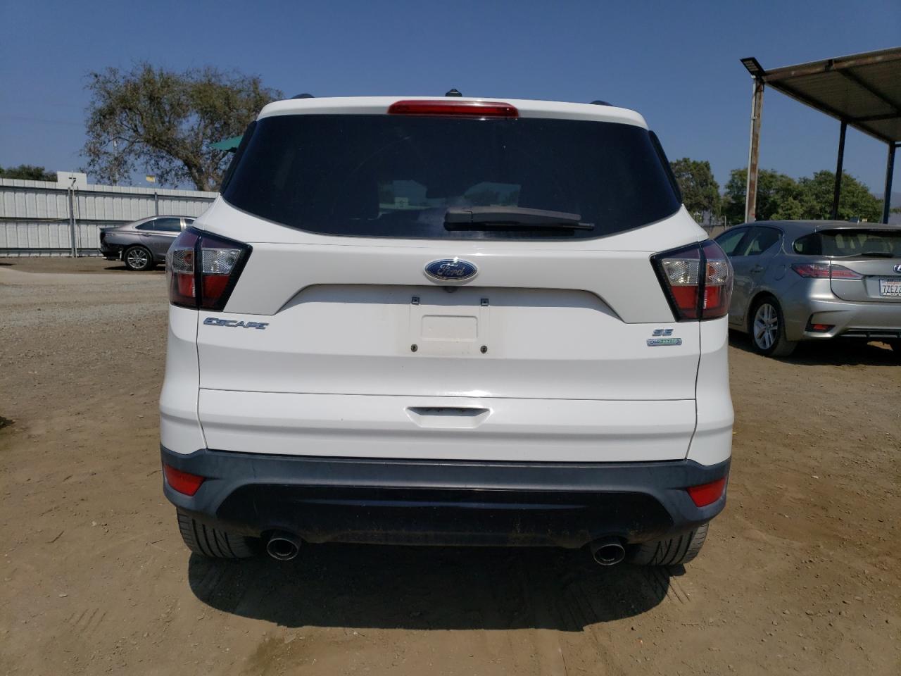 1FMCU0GD3JUB27809 2018 Ford Escape Se