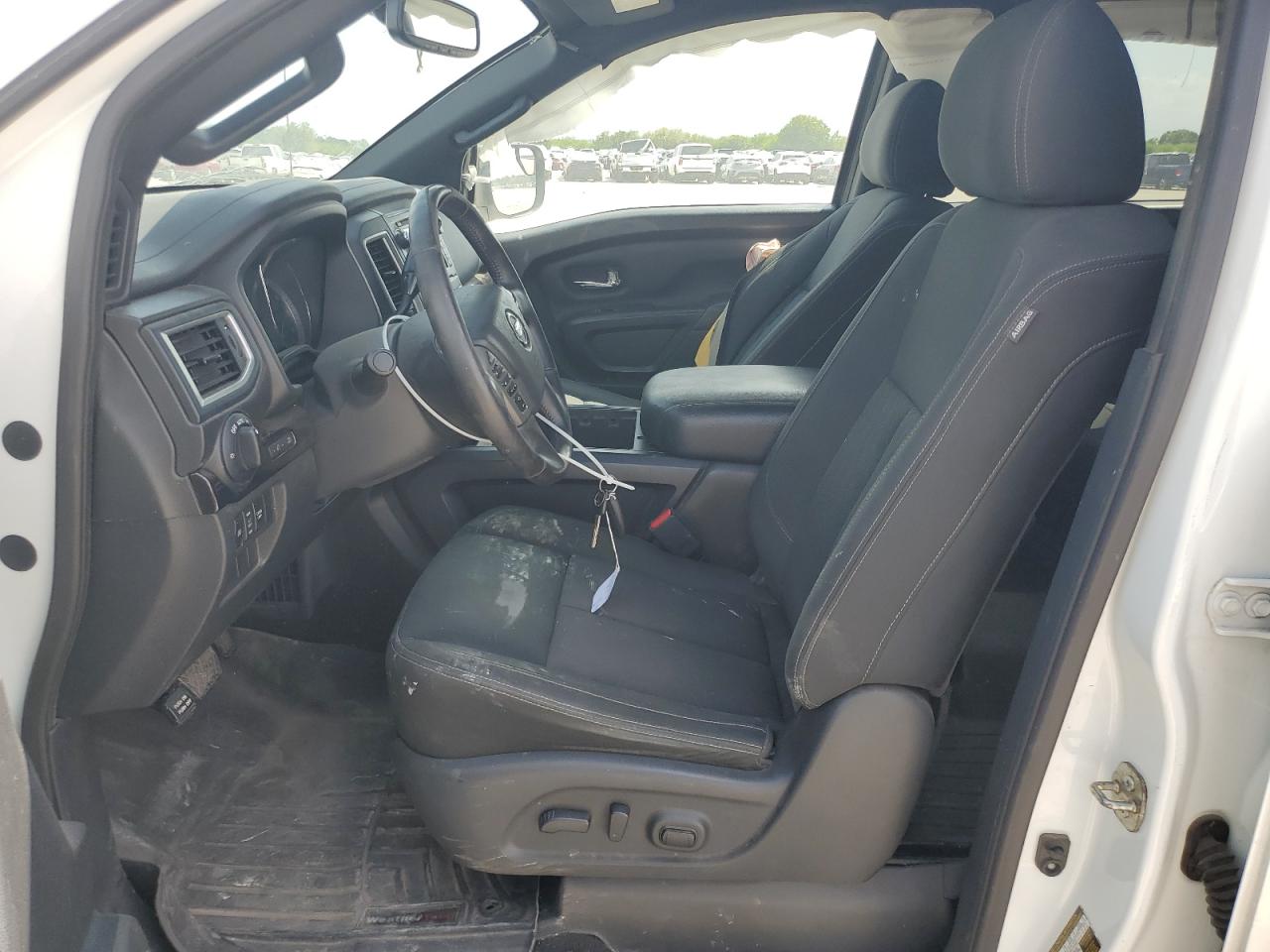 1N6AA1E68JN534241 2018 Nissan Titan Sv