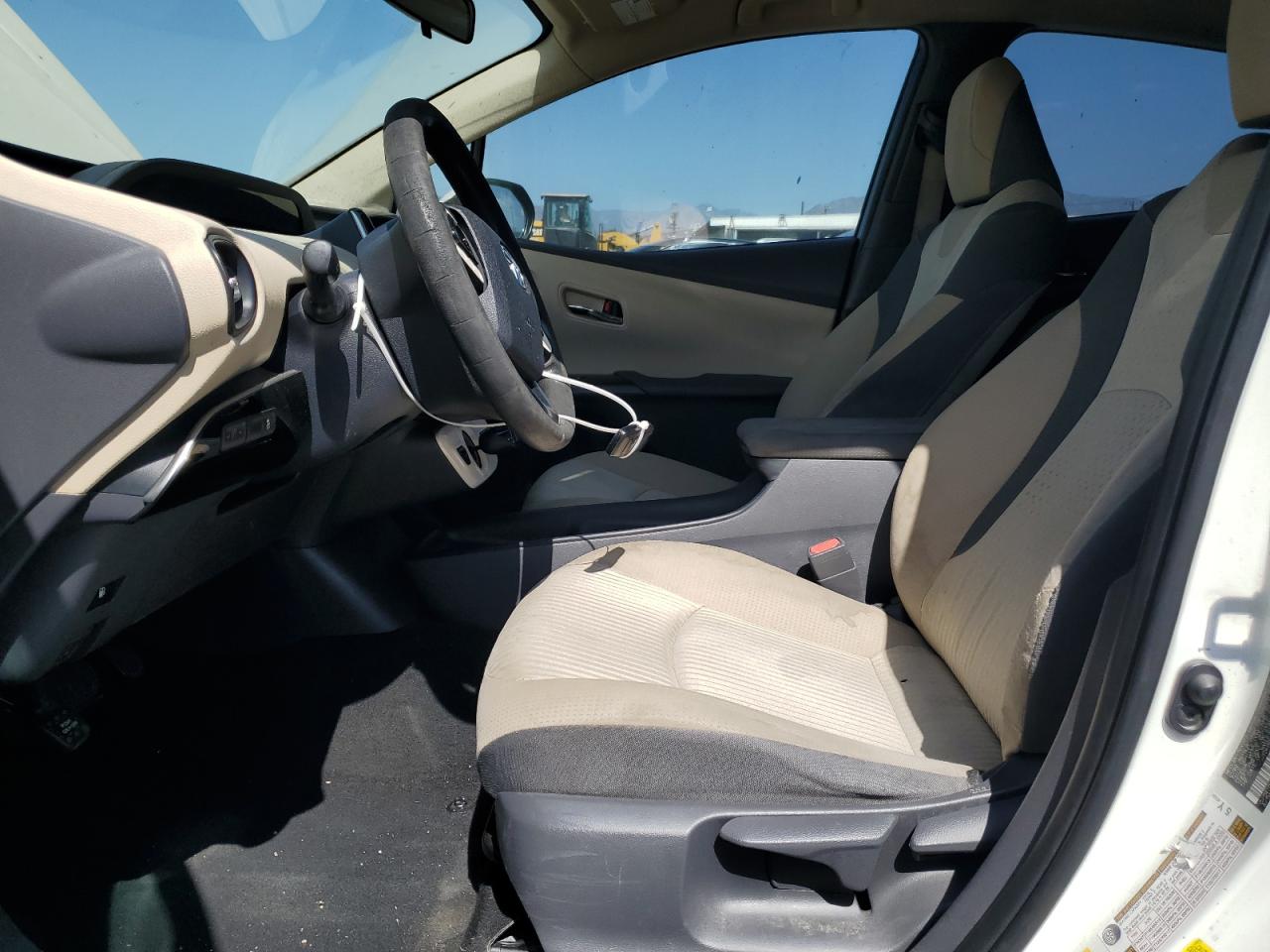 2016 Toyota Prius - Image 7