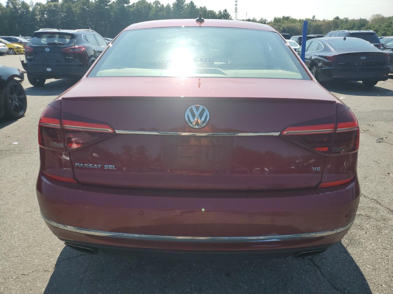 2017 Volkswagen Passat Sel Premium VIN: 1VWCM7A32HC068715 Lot: 71524004