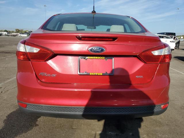 Sedans FORD FOCUS 2012 Red