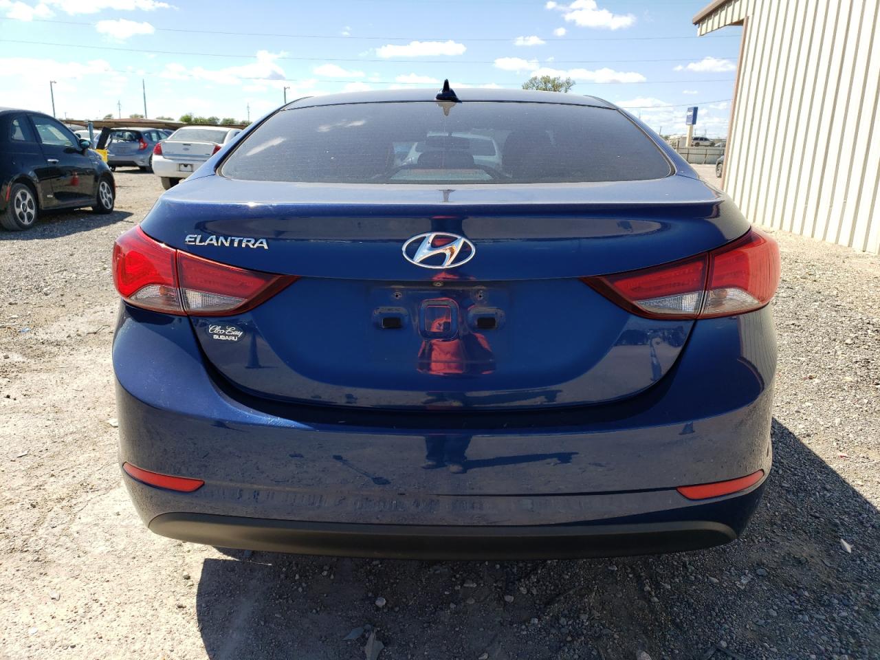 5NPDH4AE1GH767297 2016 Hyundai Elantra Se