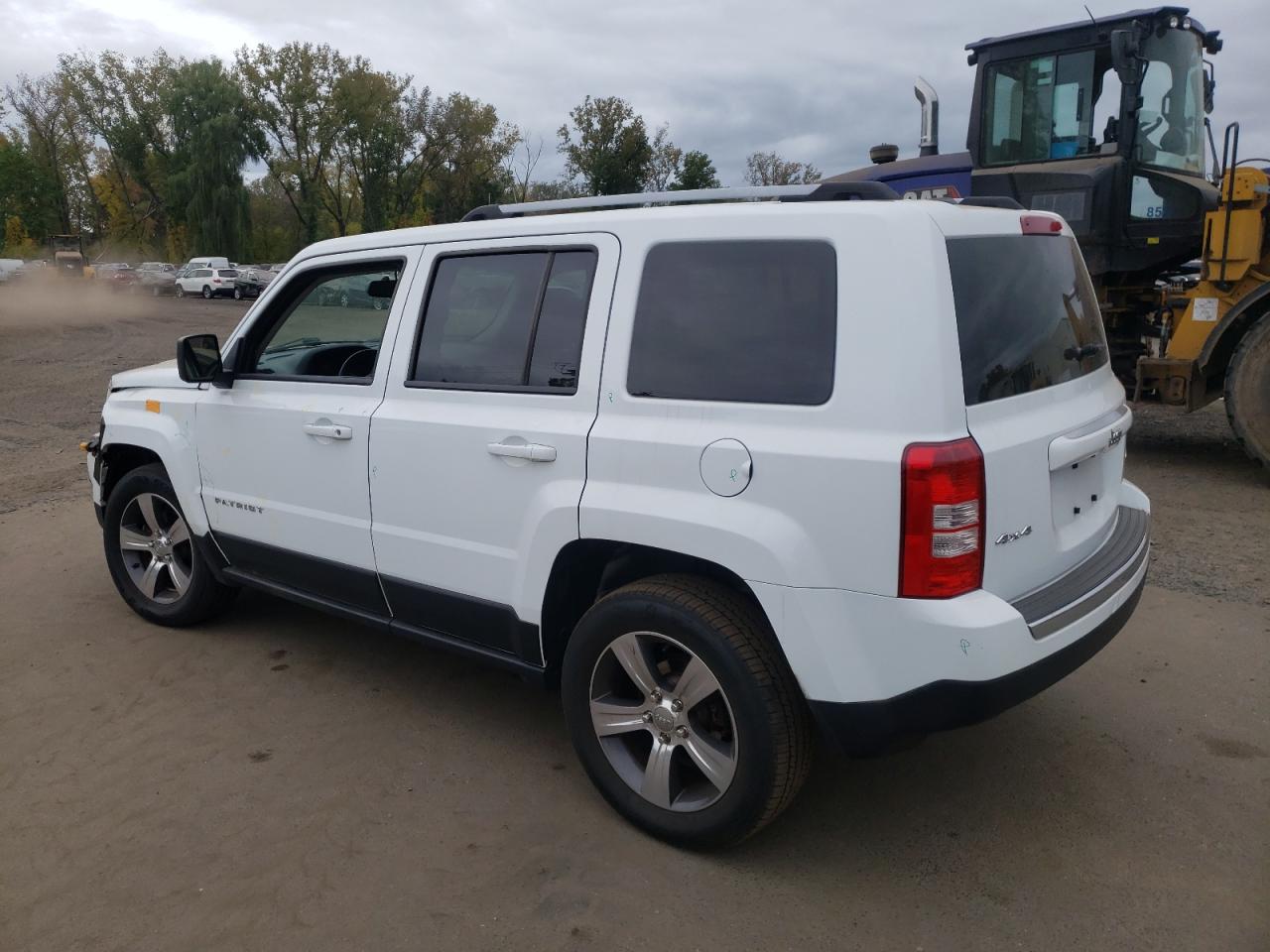 2016 Jeep Liberty (Patriot) - Image 2