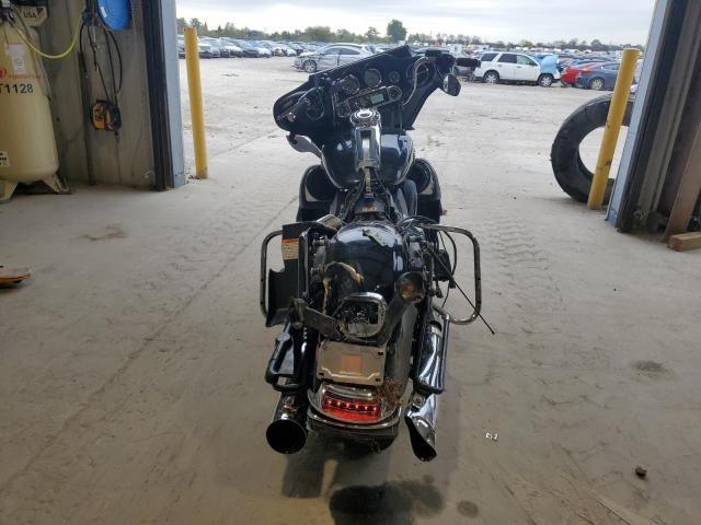 2010 HARLEY-DAVIDSON FLHTCU 