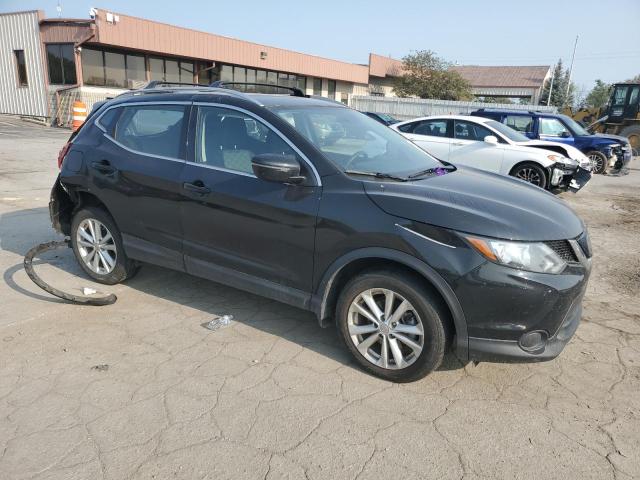  NISSAN ROGUE 2018 Czarny