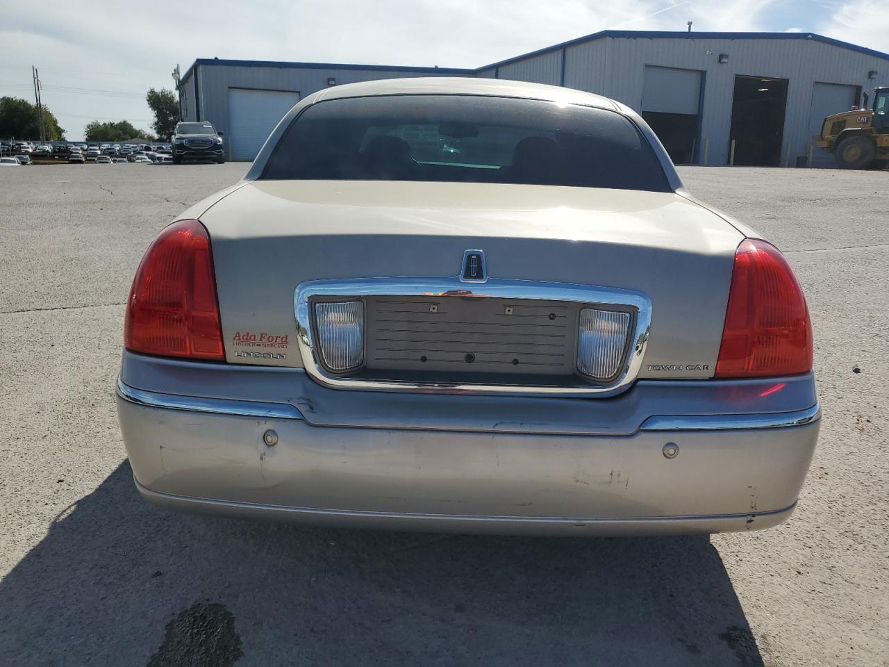 1LNHM81W35Y611282 2005 Lincoln Town Car Signature