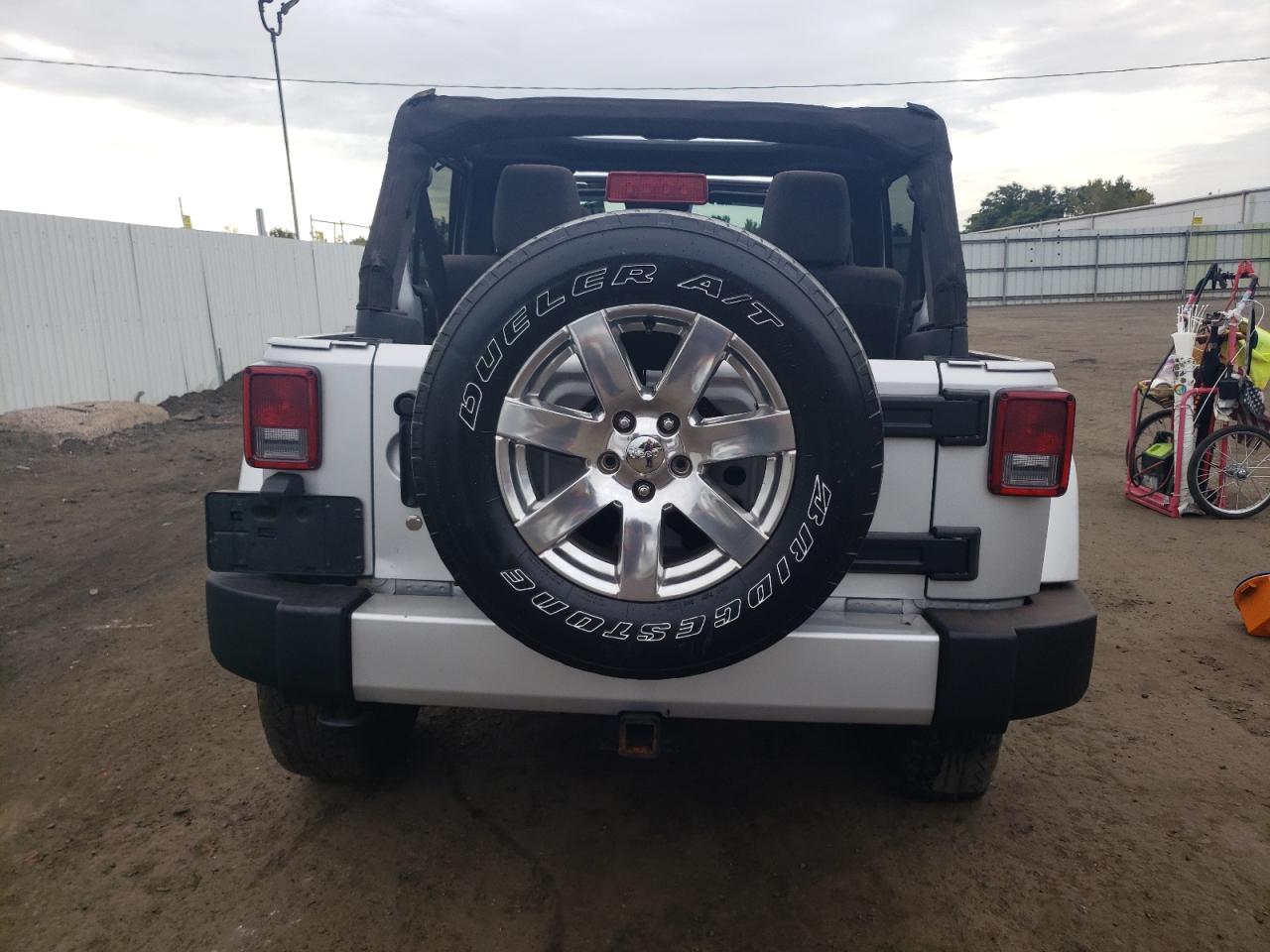 1C4HJWEG2CL225354 2012 Jeep Wrangler Unlimited Sahara