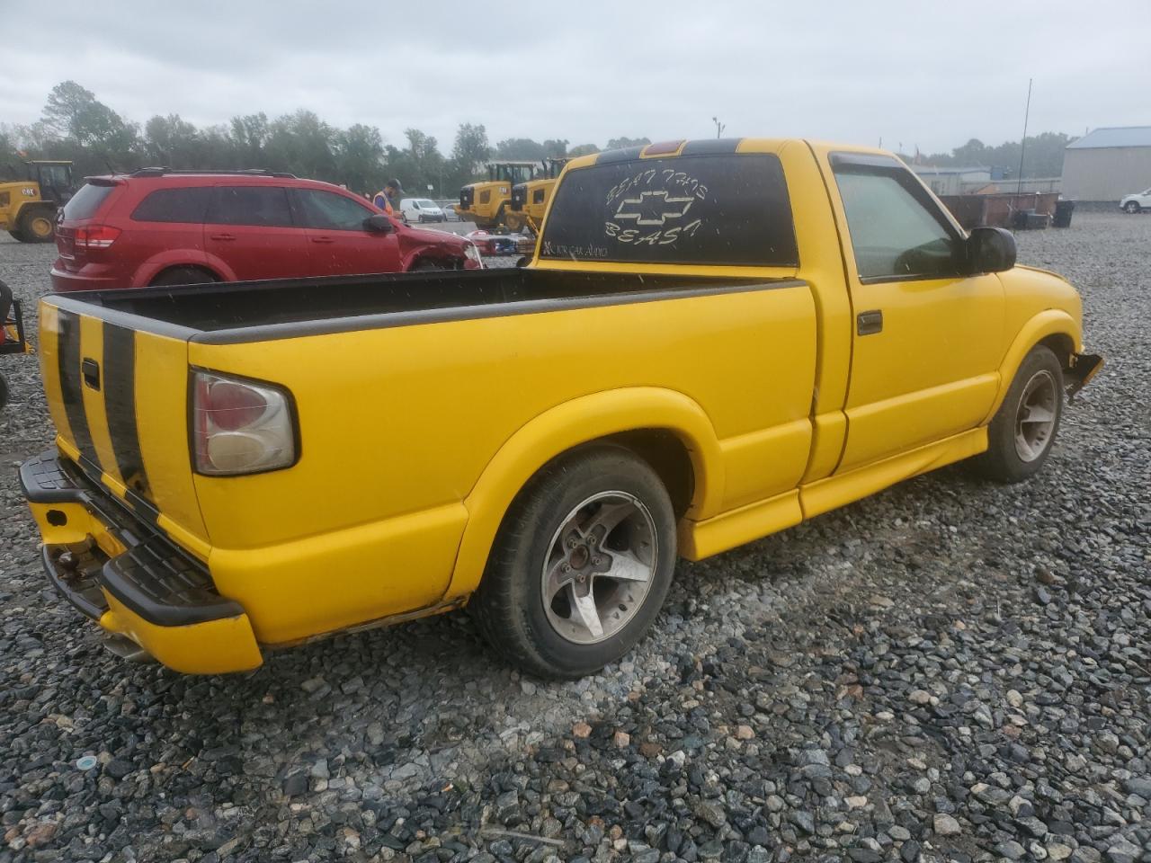 2003 Chevrolet S-10 Pickup - Image 3