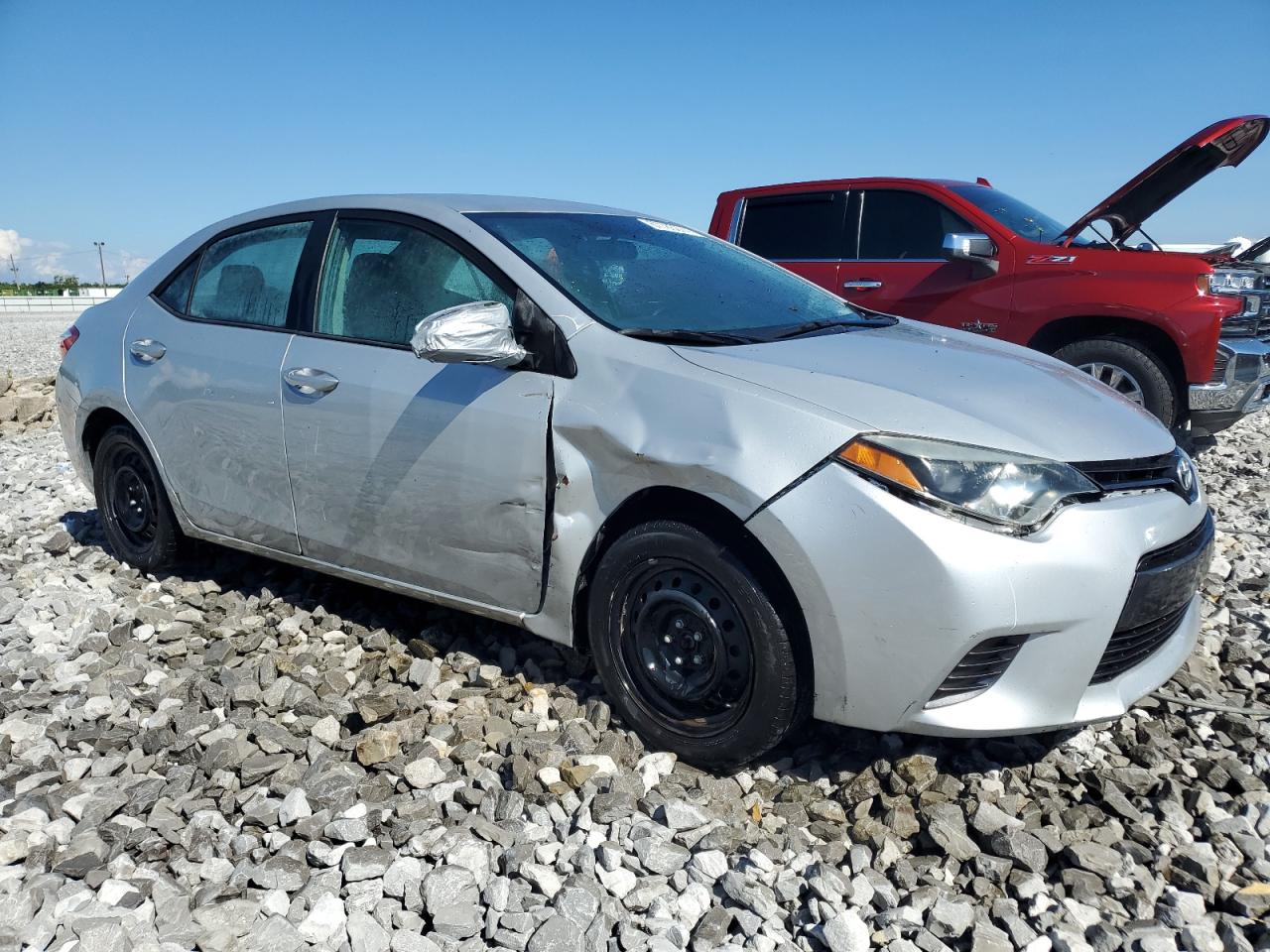 VIN 5YFBURHE5FP318339 2015 TOYOTA COROLLA no.4