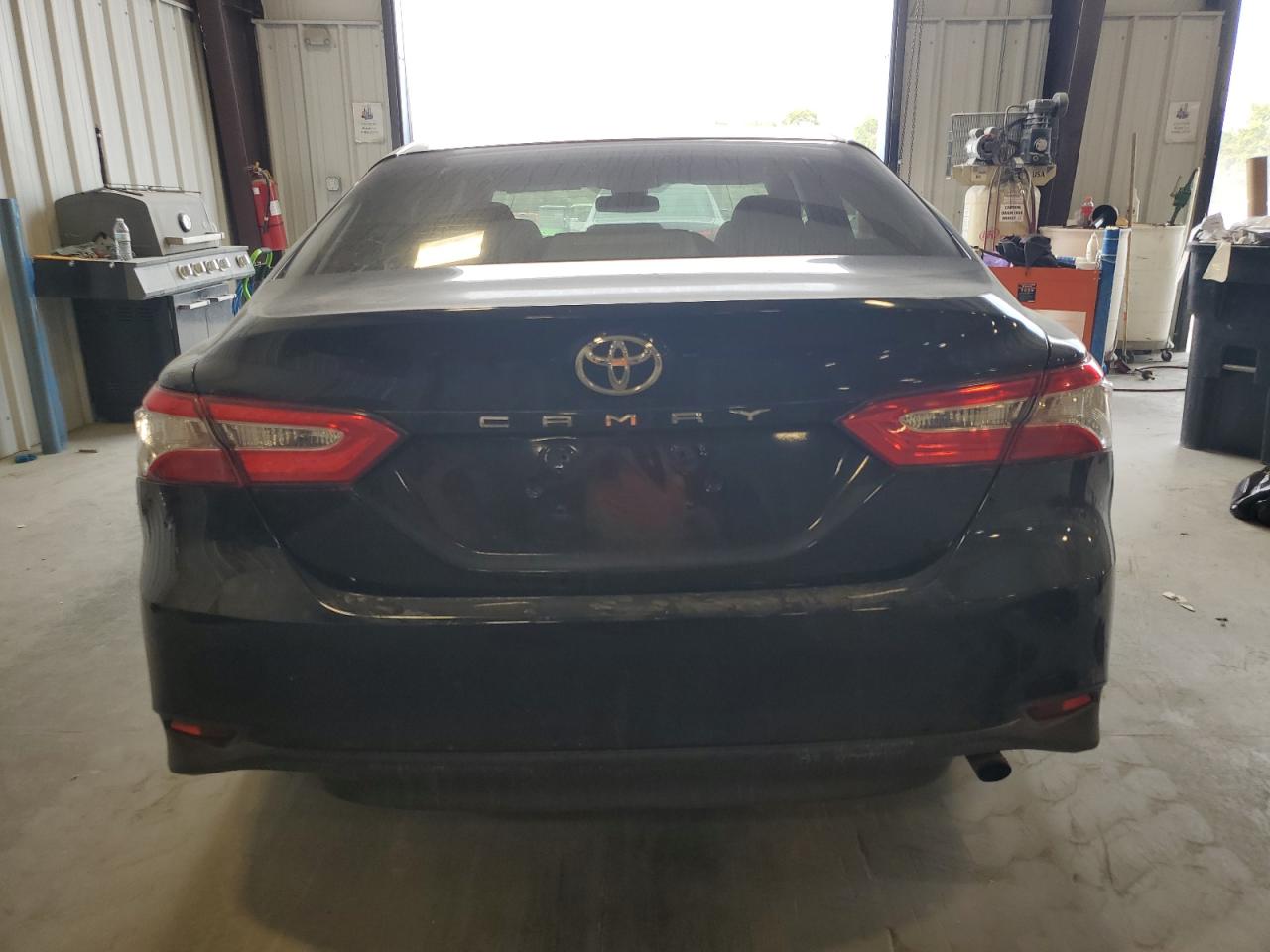 JTNB11HK8J3010515 2018 Toyota Camry L