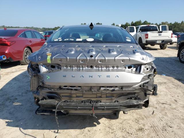 KMHLM4AGXPU455702 Hyundai Elantra SE 6