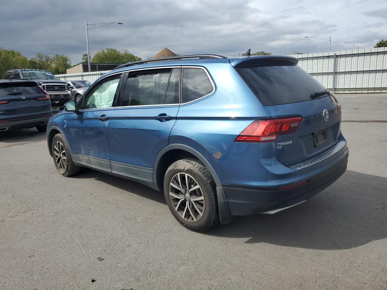 3VV2B7AX1KM135450 2019 VOLKSWAGEN TIGUAN - Image 2