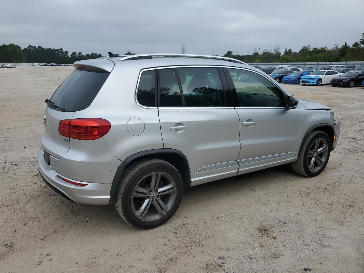 WVGUV7AX3HW504635 2017 Volkswagen Tiguan Sport