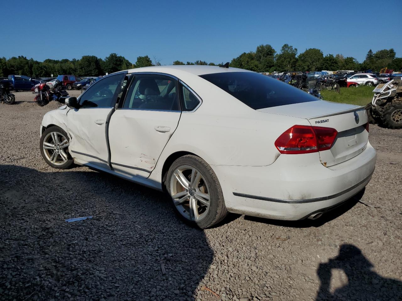 1VWCV7A32FC037443 2015 VOLKSWAGEN PASSAT - Image 2