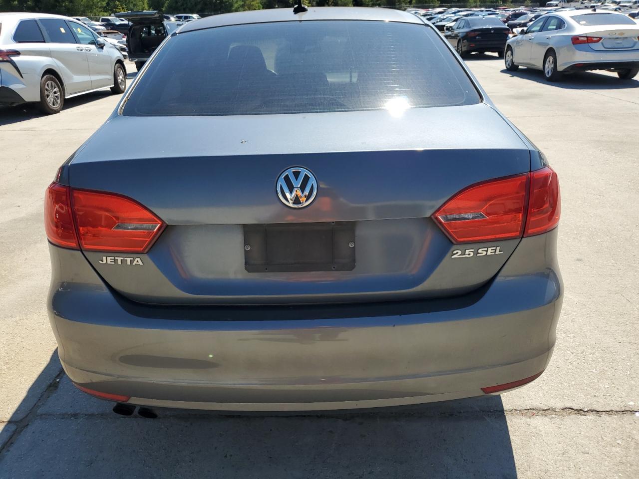 3VWLX7AJXBM034730 2011 Volkswagen Jetta Sel