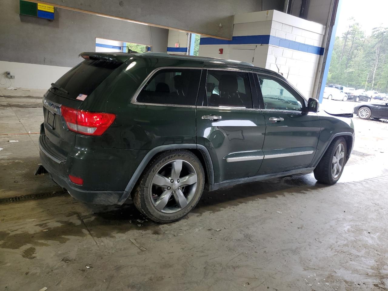 2011 Jeep Grand Cherokee - Image 3