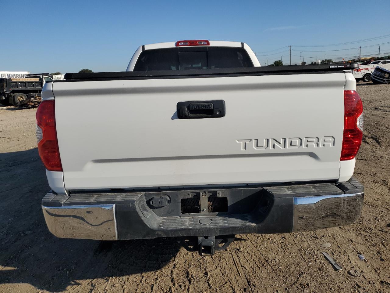 5TFUY5F12HX665024 2017 Toyota Tundra Double Cab Sr