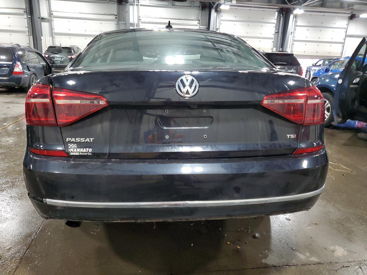 1VWLA7A36KC008419 2019 Volkswagen Passat Wolfsburg