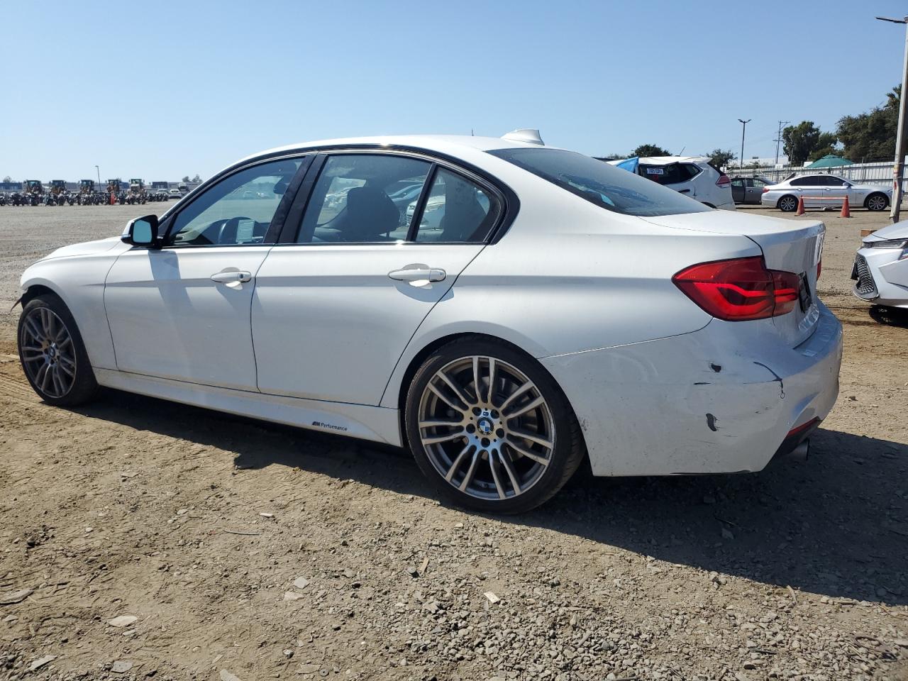 WBA8B3G3XHNA92876 2017 BMW 3 SERIES - Image 2