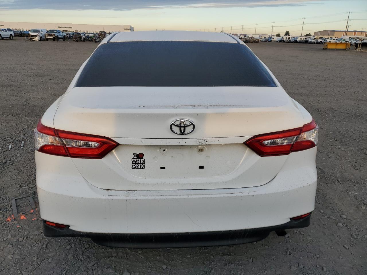 JTNB11HK6J3007256 2018 Toyota Camry L