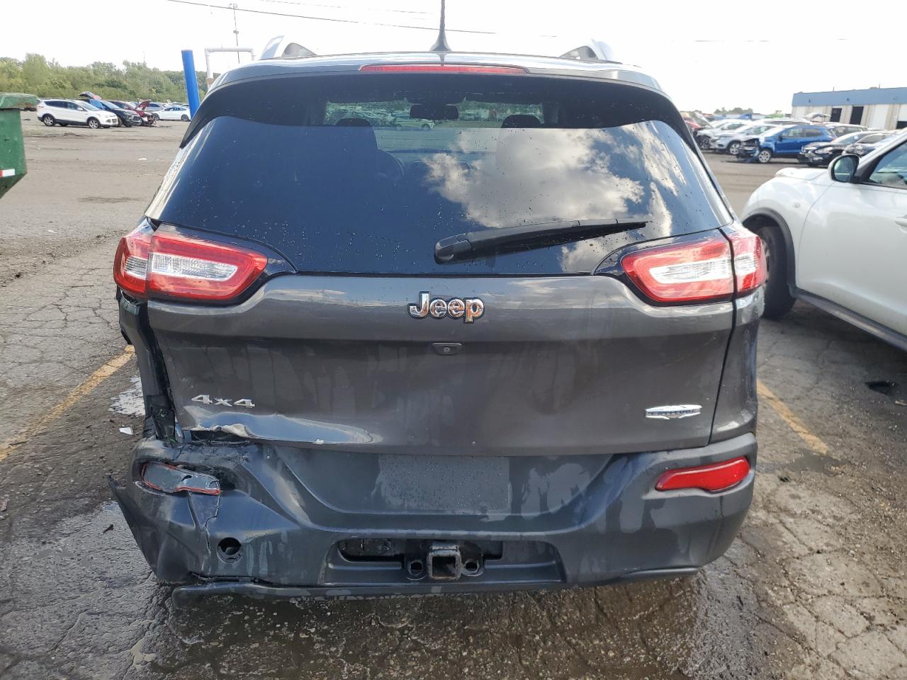 1C4PJMCB2GW117909 2016 Jeep Cherokee Latitude