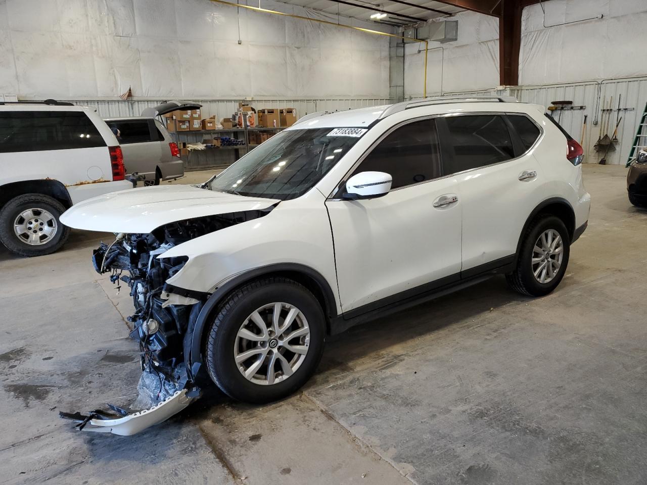 KNMAT2MT6JP570170 2018 NISSAN ROGUE - Image 1