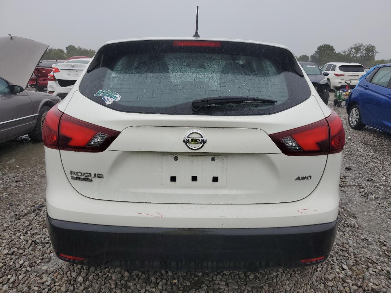 JN1BJ1CR7KW329688 2019 Nissan Rogue Sport S