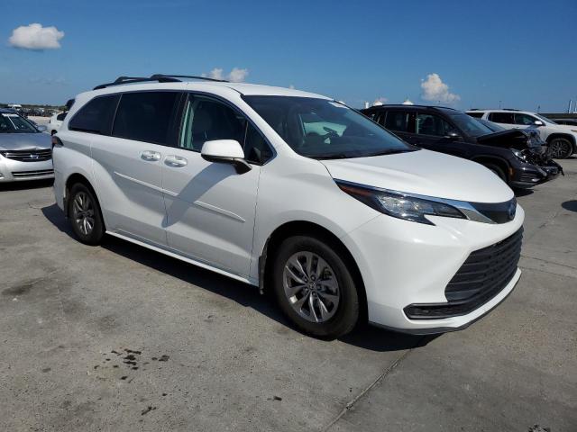 5TDKRKEC5NS129725 Toyota All Models SIENNA LE 4