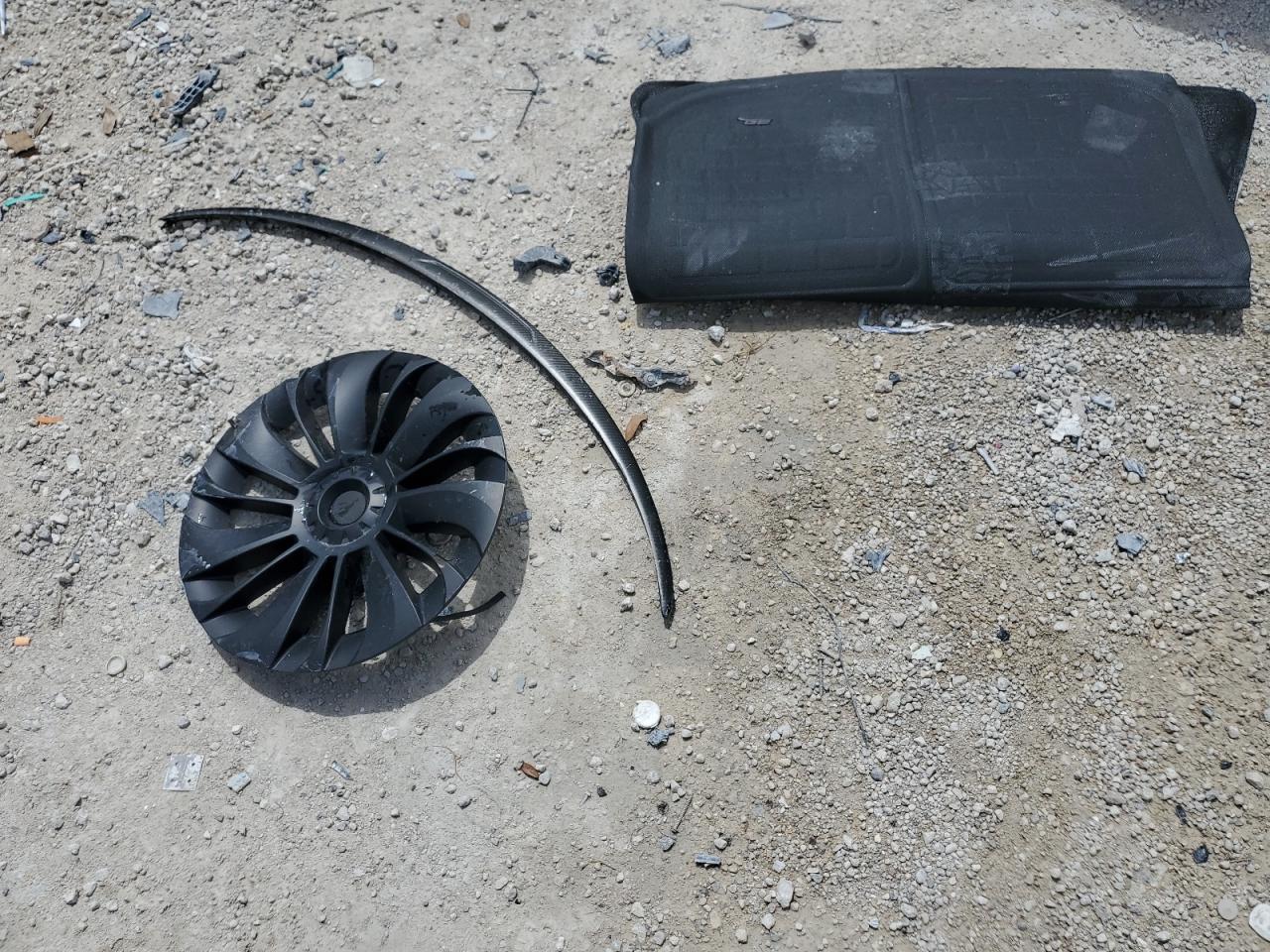 2023 Tesla Model Y VIN: 7SAYGDEE1PF859414 Lot: 70460634