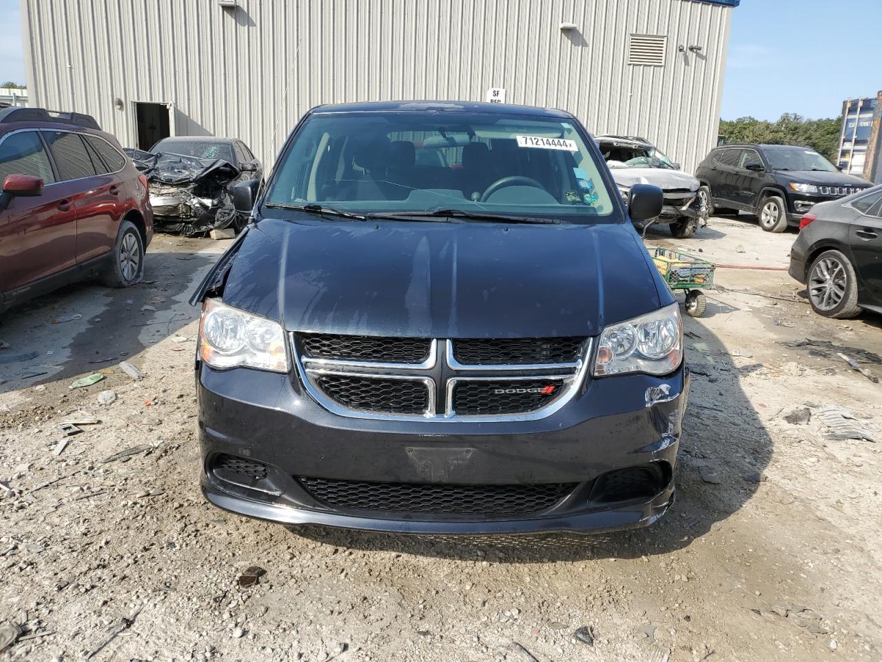 2014 Dodge Caravan - Image 5