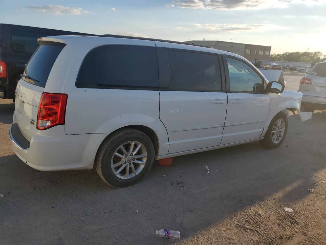 2016 Dodge Caravan - Image 3