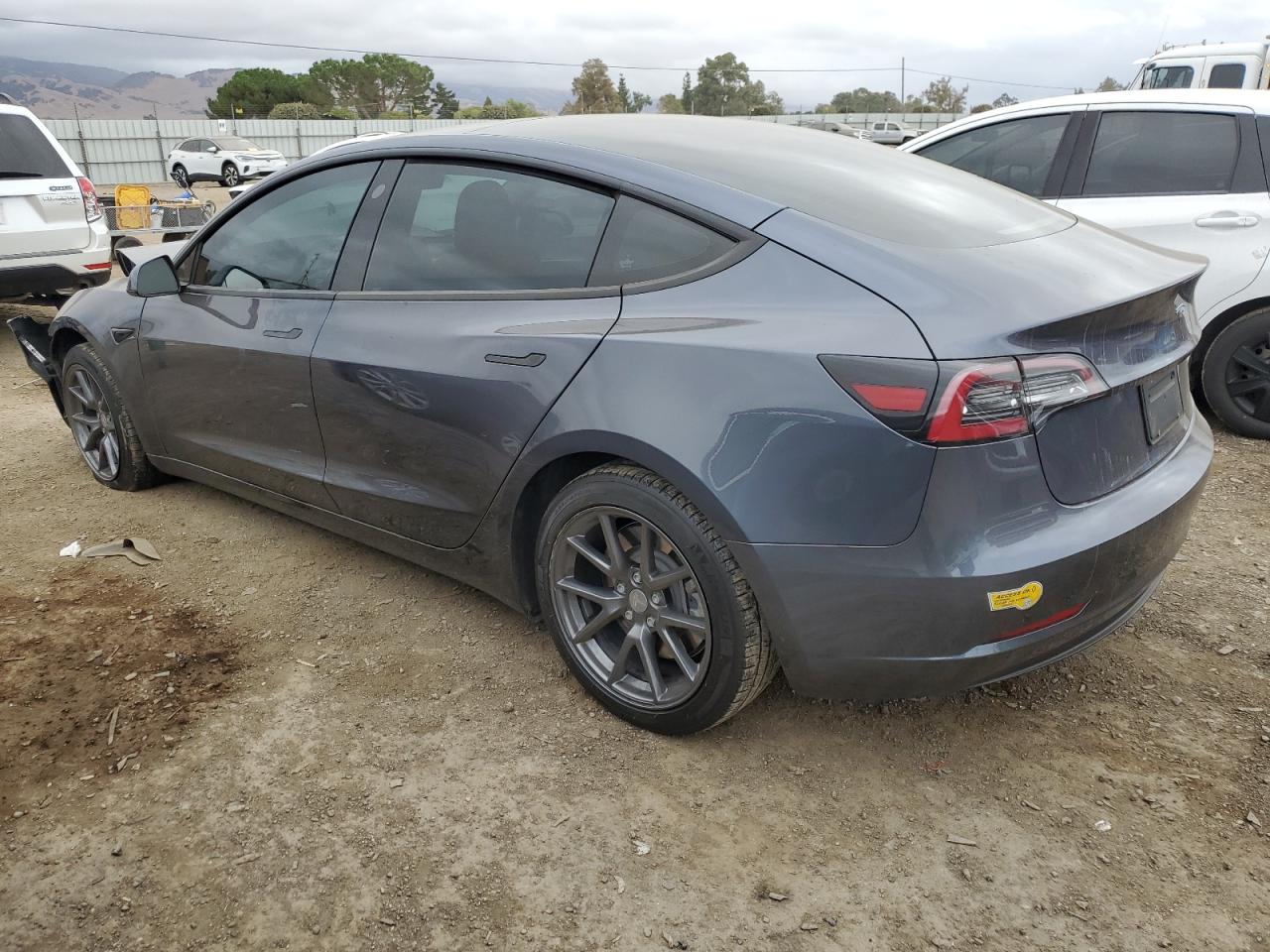 5YJ3E1EA8PF403211 2023 TESLA MODEL 3 - Image 2