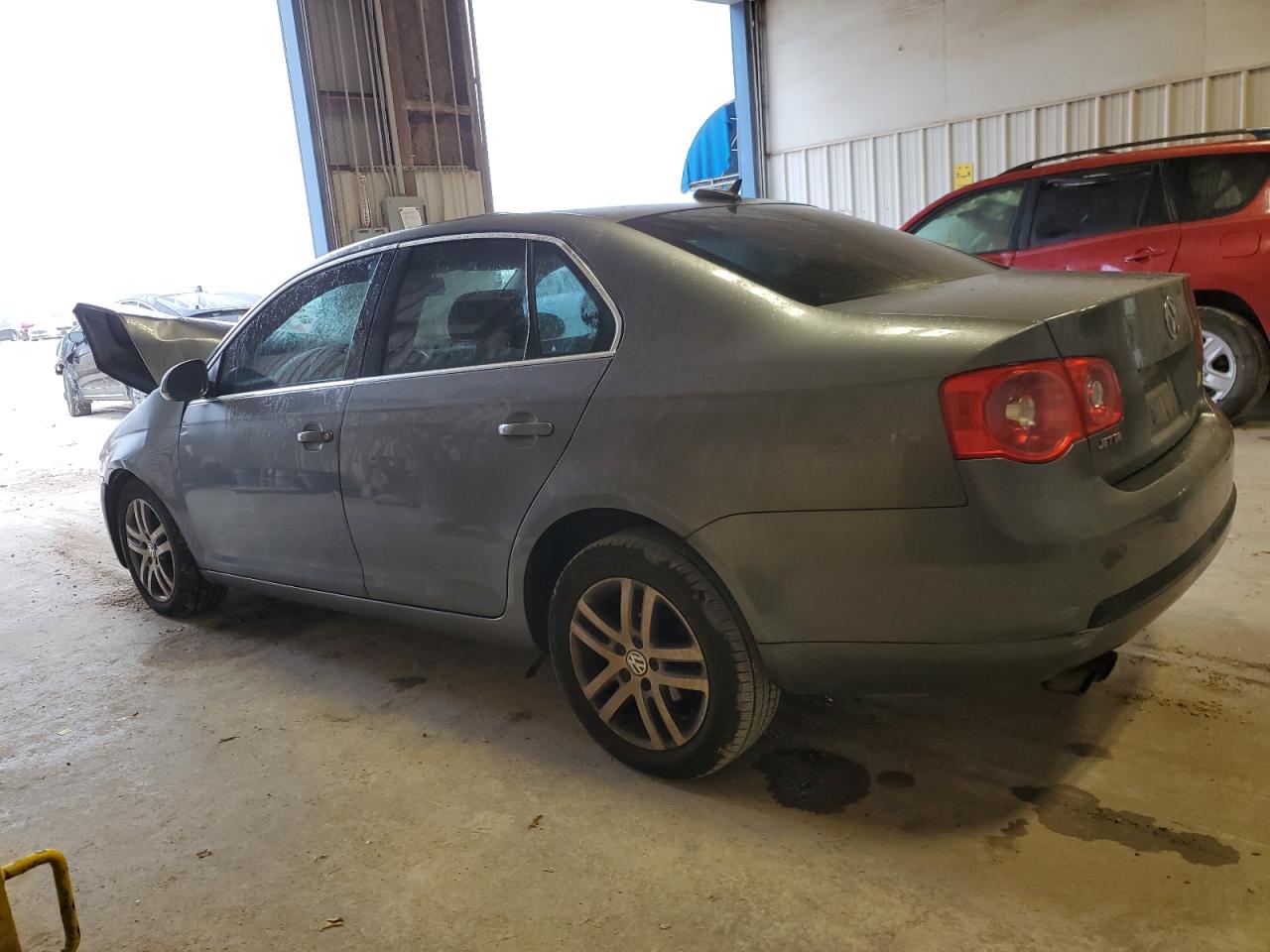 2006 Volkswagen Jetta - Image 2