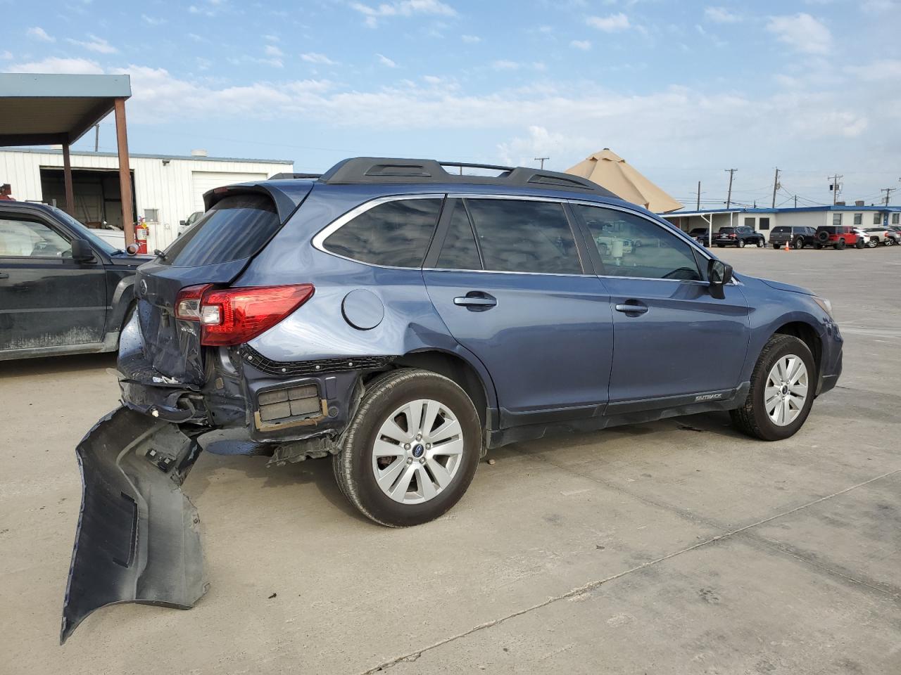 2018 Subaru Outback 2.5I VIN: 4S4BSAAC2J3213674 Lot: 71878544