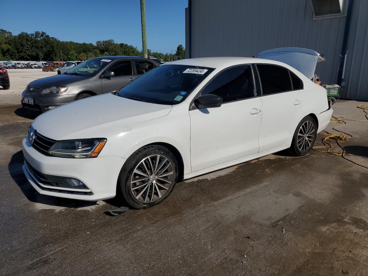 3VWD17AJ1HM386478 2017 VOLKSWAGEN JETTA - Image 1