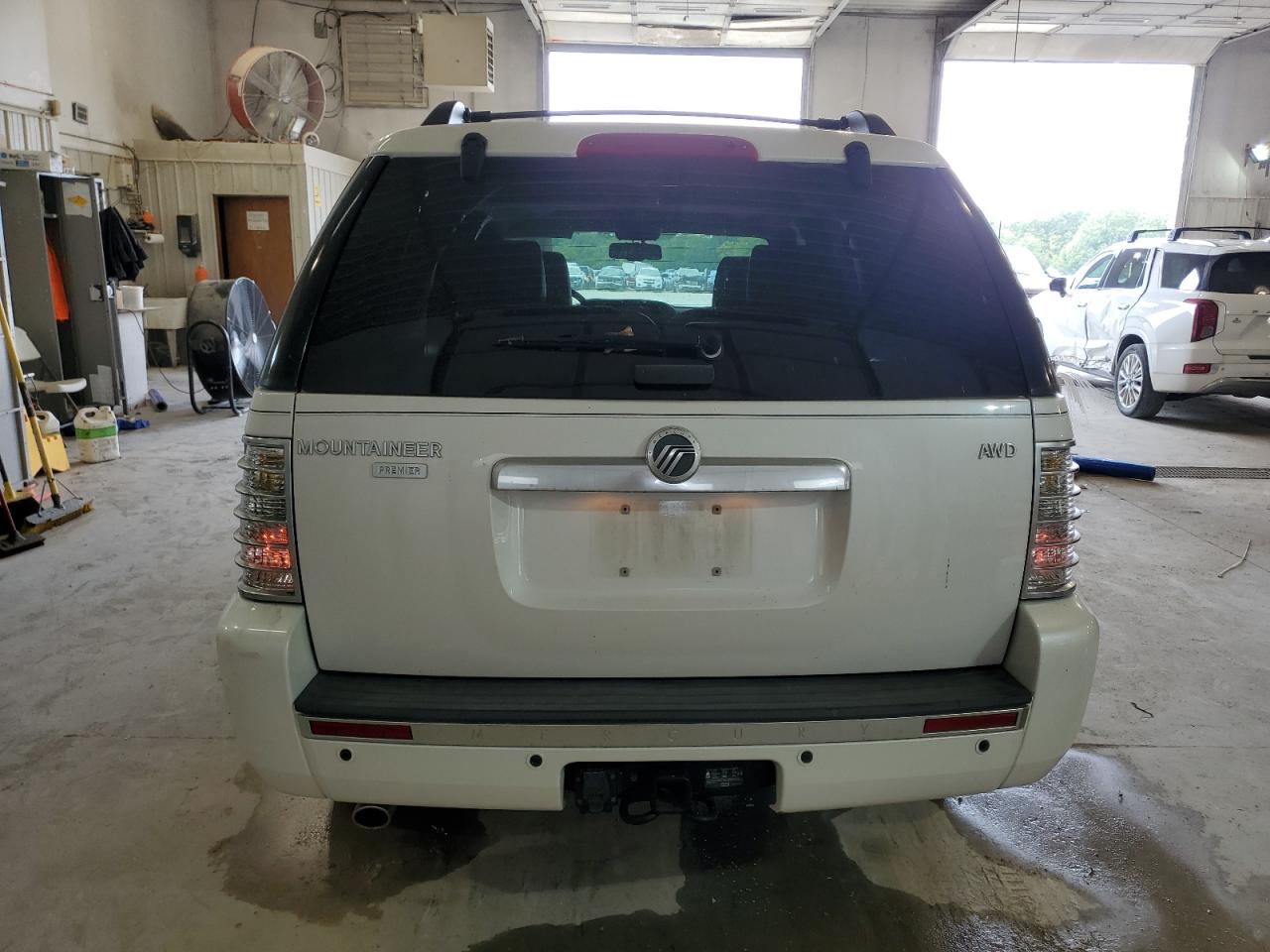 4M2EN4JE1AUJ00721 2010 Mercury Mountaineer Premier