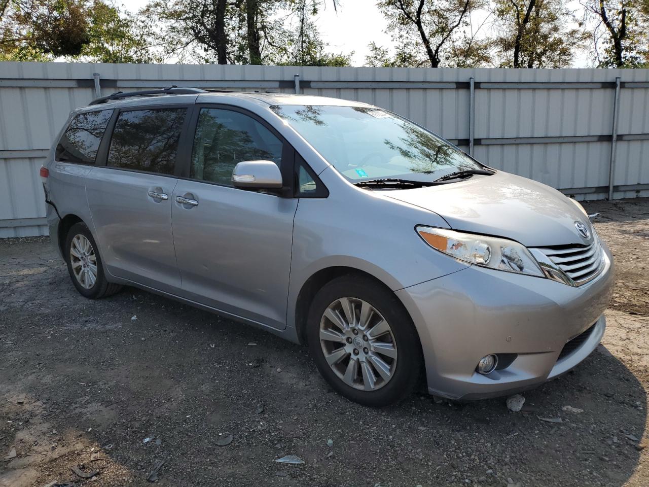 2013 Toyota Sienna Xle VIN: 5TDDK3DC5DS059971 Lot: 69382334